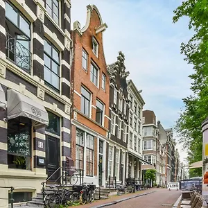  Accommodatie bij particulieren De Achterkamer, A Tiny Attic On The Herengracht Nederland